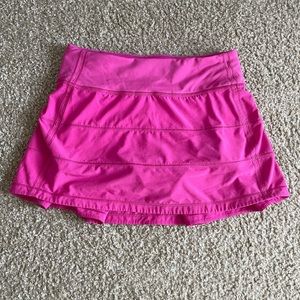 Lululemon sonic pink pace rival skirt! Size 2 Mid-Rise